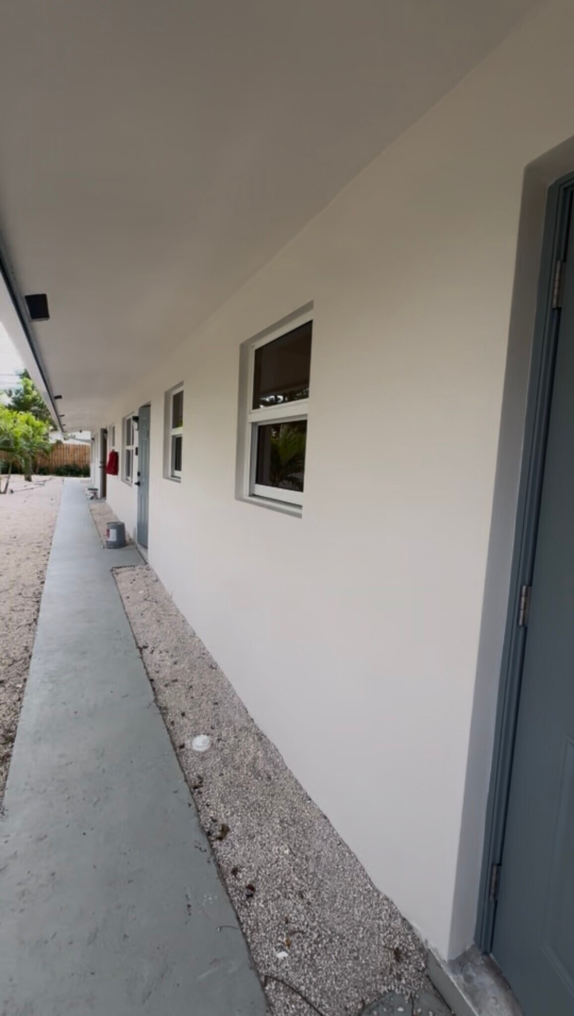 Building Photo - 922 NW 4th Ave