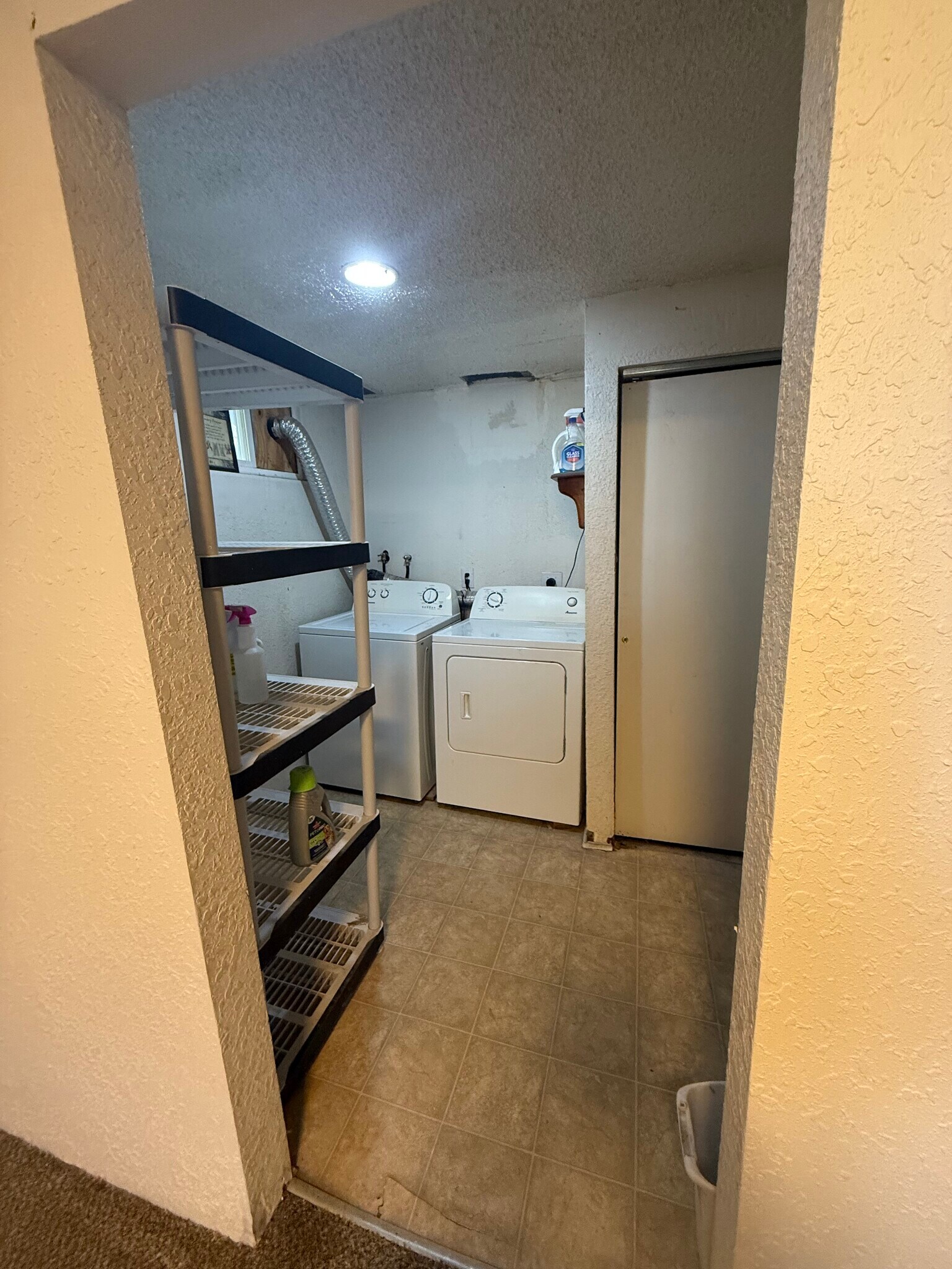 Laundry room1 - 42 Alcott St