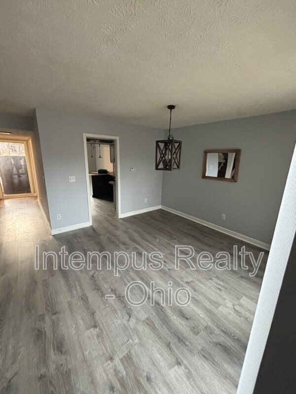 Building Photo - 4994 Wintersong Ln