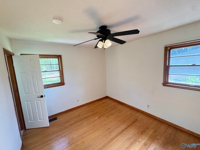 Building Photo - 362 Jack Coleman Dr NW