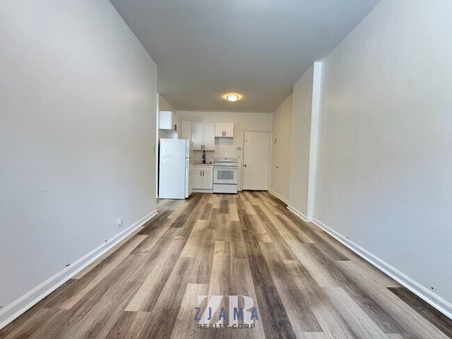Building Photo - 824 McDonald Ave