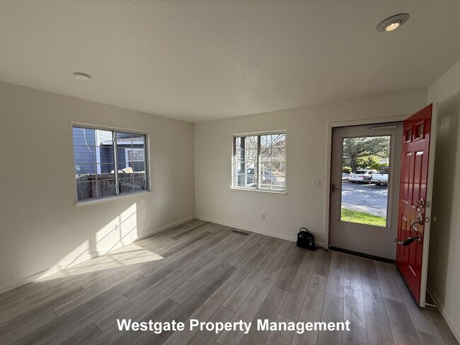 Building Photo - 737 Judith Ct