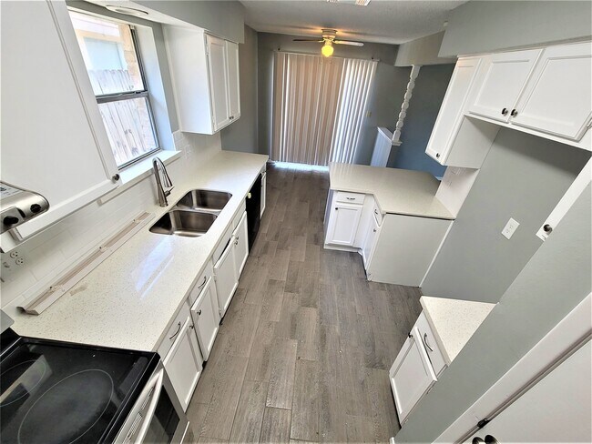 Building Photo - 6102 Havendale Dr