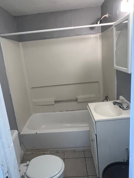 Building Photo - 916 Washington Ave