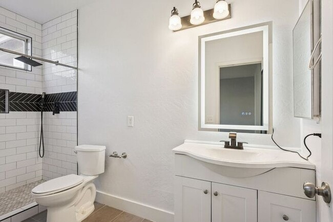 Building Photo - 10614 E Olla Ave