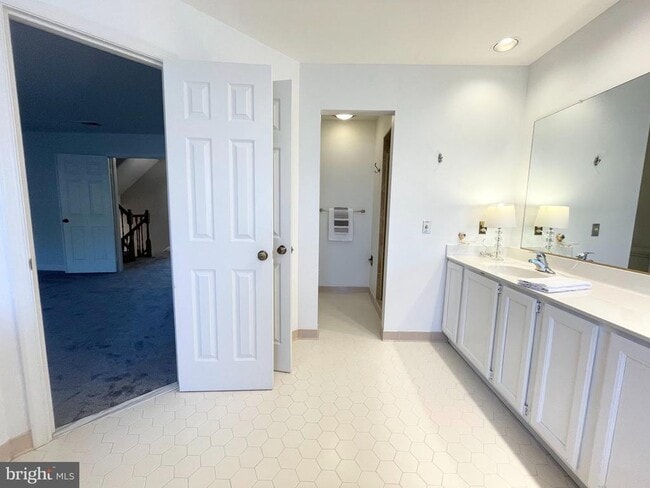 Building Photo - 6319 Chaucer View Cir