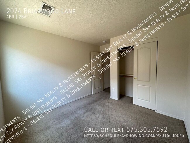 Building Photo - 2074 N Briarwood Ln