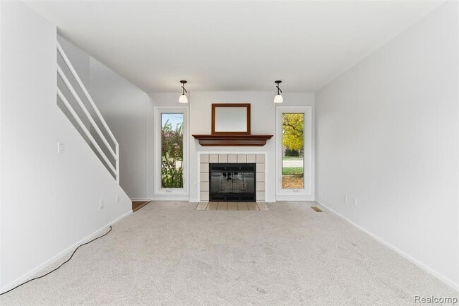 Building Photo - 5186 E 14 Mile Rd