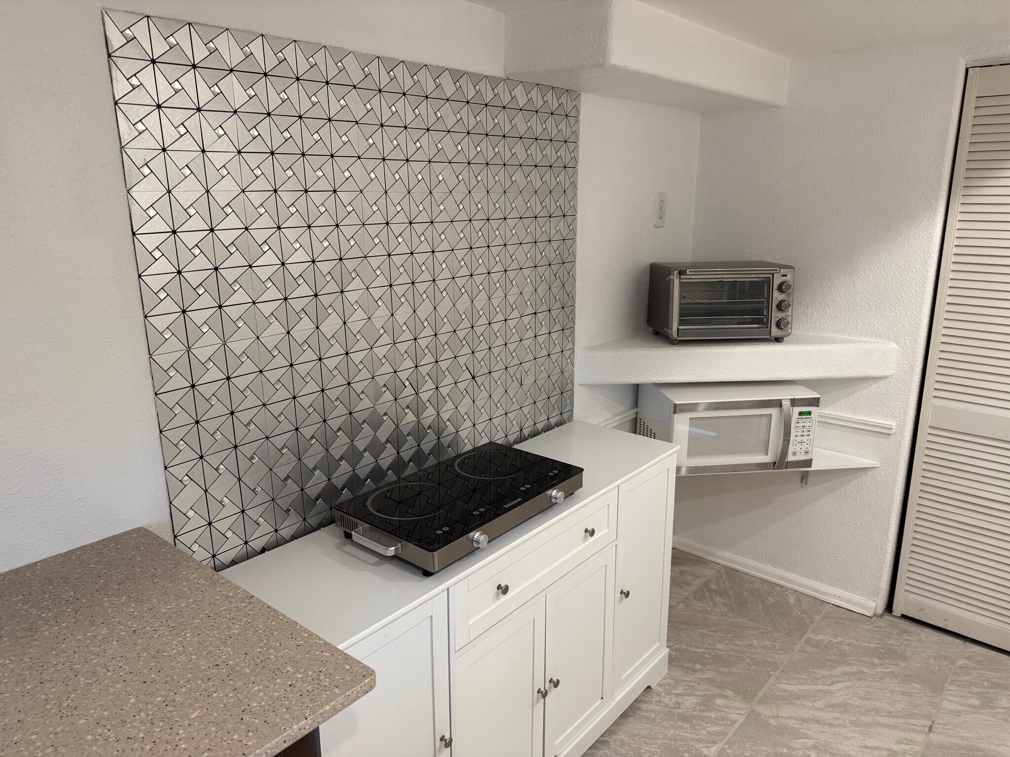 Building Photo - 6085 Fescue Dr