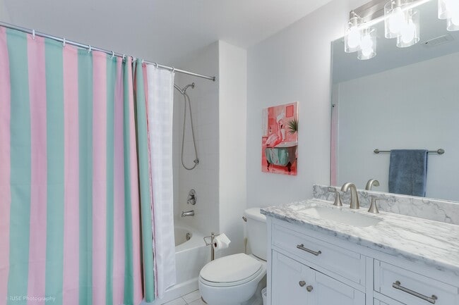 Building Photo - 255 Evernia St