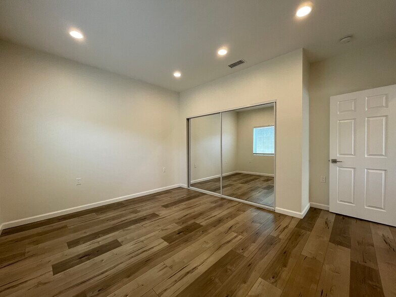 Building Photo - 912 S Bel Aire Dr