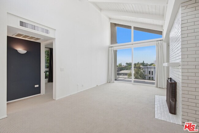 Building Photo - 1340 S Beverly Glen Blvd
