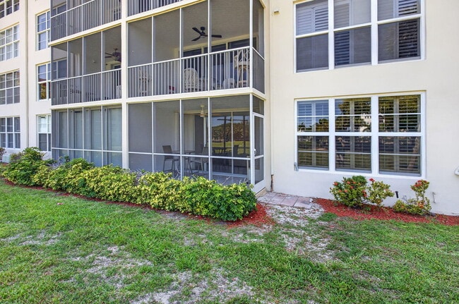 Building Photo - 3150 NE 48th Ct