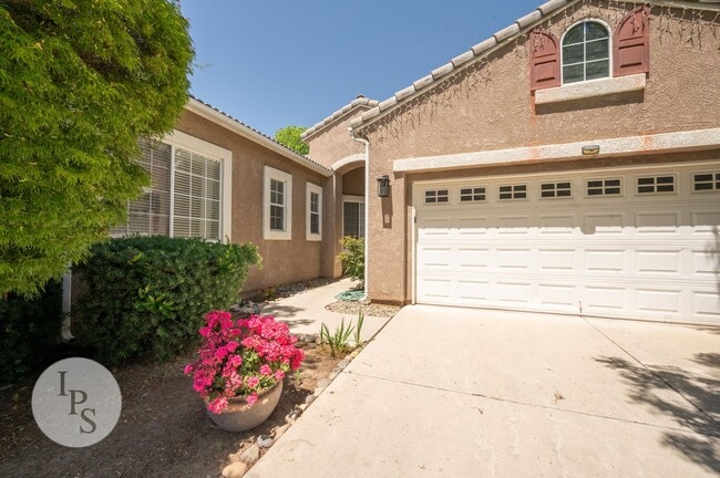 Building Photo - Charming 4BR/2BA Home in the Heart of Clovis Unified!