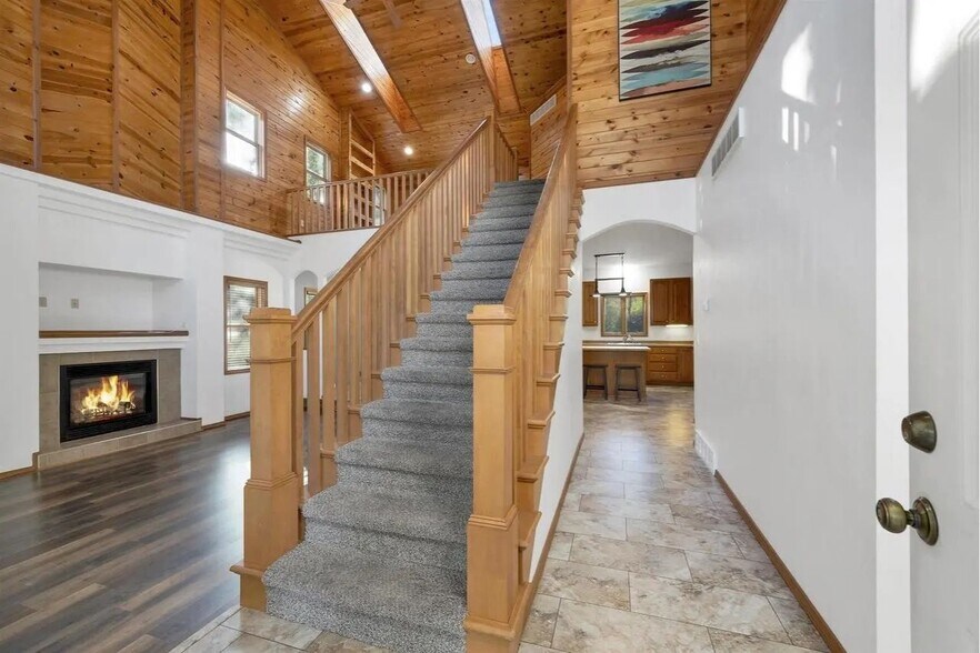 Building Photo - 969 Riverside Dr