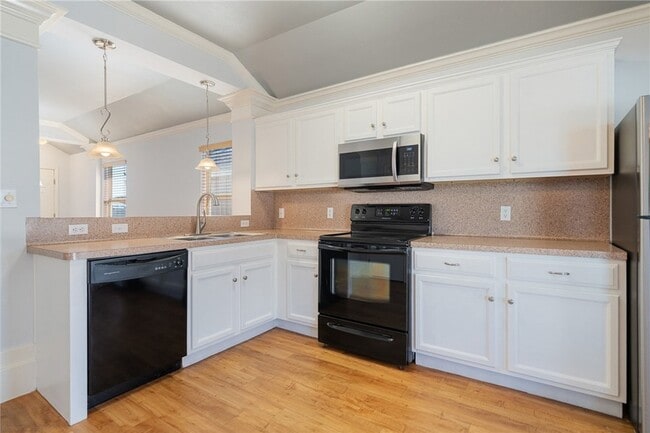 Building Photo - 2317 White Star Dr