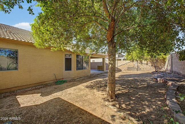 Building Photo - 9631 W Kirby Ave