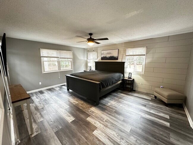 Building Photo - 440 Lobelia Dr