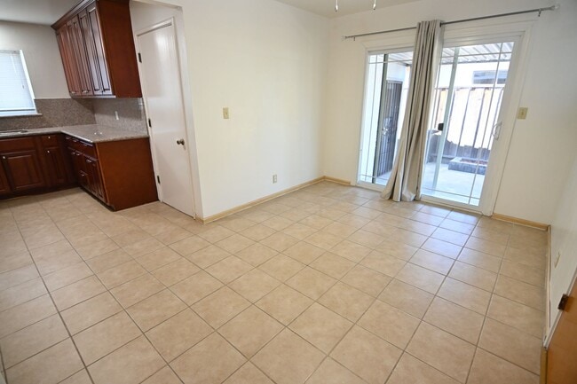 Building Photo - Central Santa Clara Location, 3/2 with AC