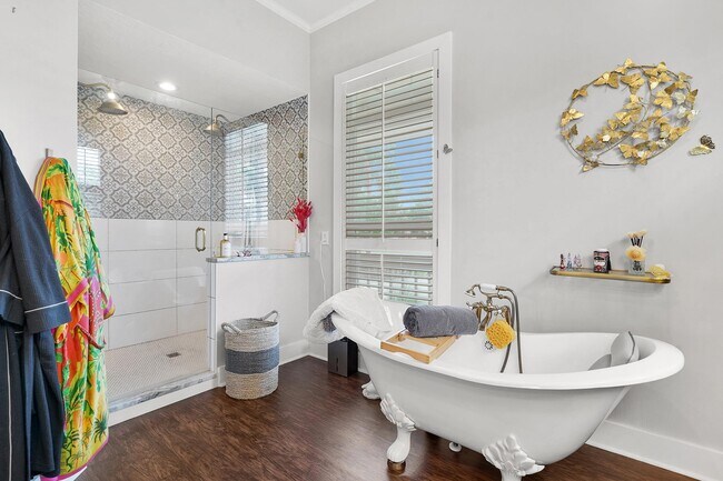 Building Photo - 500 Turnberry Ln