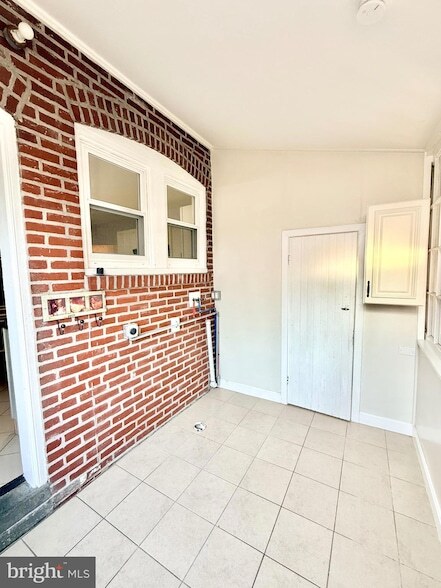 Building Photo - 1203 Cherry St