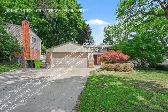 Building Photo - 547 Reed-