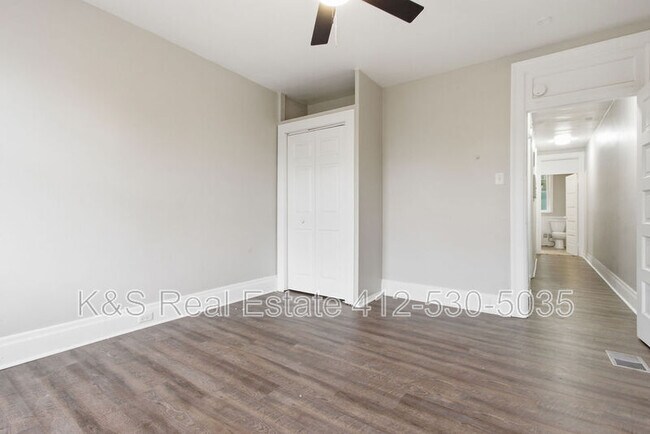 Building Photo - 27 E Orchard Ave