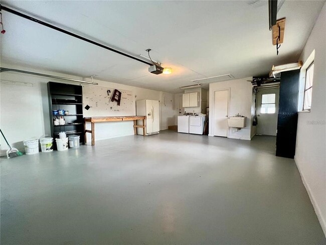 Building Photo - 3006 Country Lake Dr