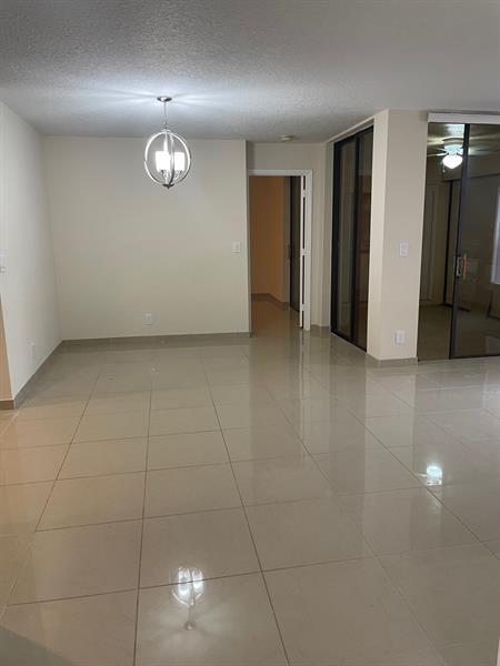 Building Photo - 2836 Carambola Cir S