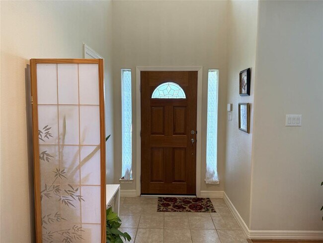 Building Photo - 4027 Park Thicket