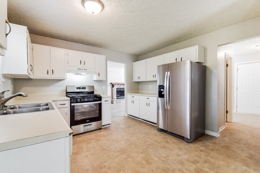 Building Photo - 4346 Crestridge Ln