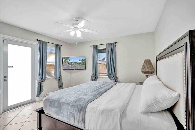 Building Photo - 326 Walnut St