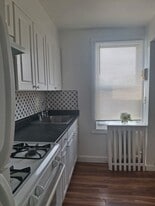 Building Photo - 2582 Richmond Terrace