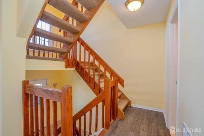 Building Photo - 42 Chicopee Dr