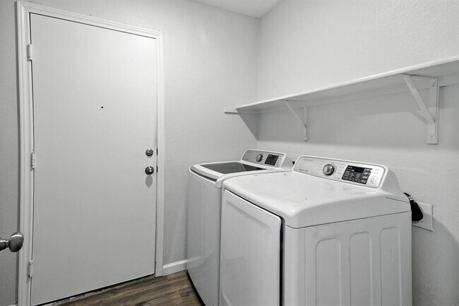 Building Photo - 12613 Paloma Blanca Way