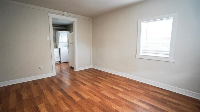 Building Photo - 1126 Ryon St