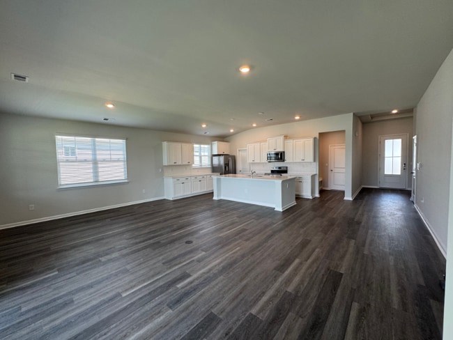 Building Photo - 811 Ireland Dr