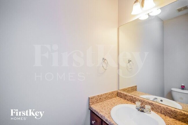 Building Photo - 5068 Pioneer Pkwy