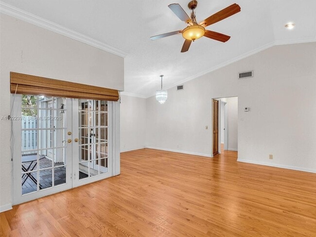 Building Photo - 1361 Cottonwood Cir