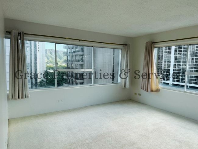 Building Photo - 0036BRU