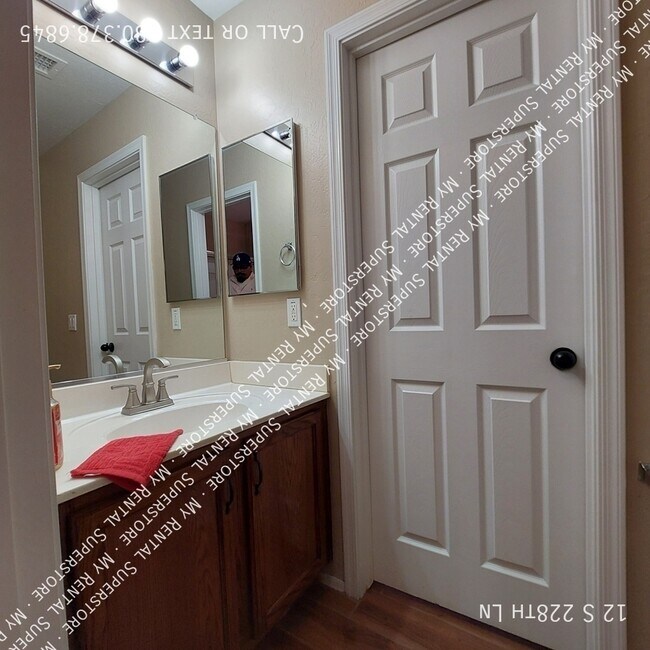 Building Photo - 12 S 228th Ln