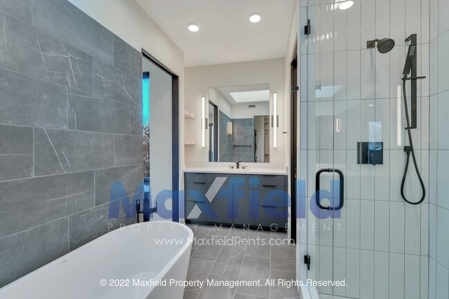 Building Photo - Luxury Sugarhouse Living | Pet Friendly | 2BD | 3BA | 1GA | 1CP 1875 Sq Ft