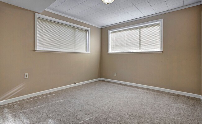 Building Photo - 5bd/2.75ba Shoreline House