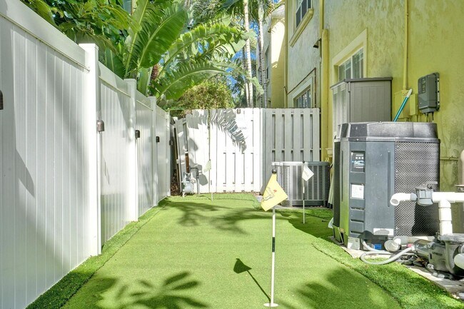Building Photo - Riverland Road, Fort Lauderdale, FL 33312 - 5 BR 2 BA single-family home