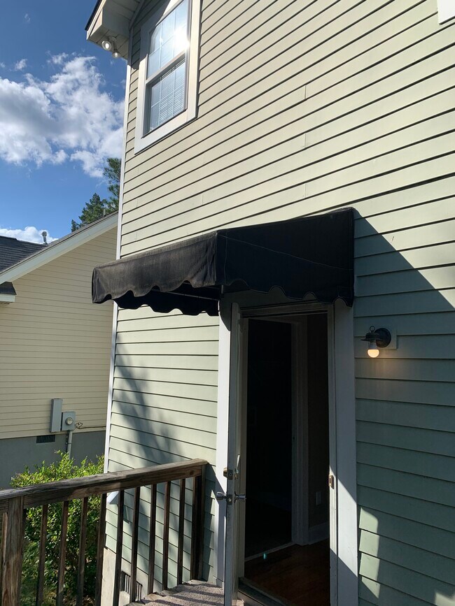 Building Photo - 1024 Hazel St