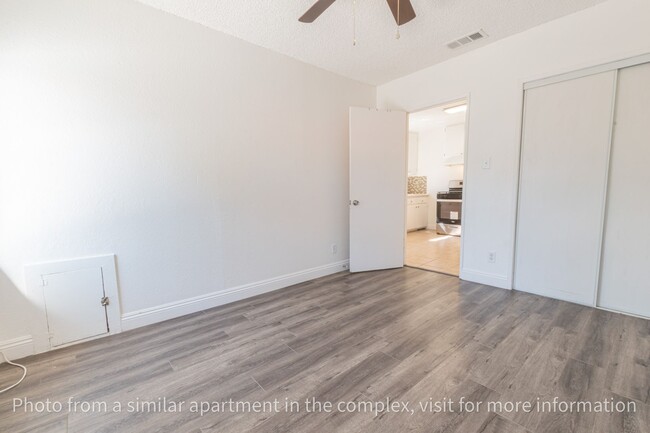 Building Photo - 5310 S Van Ness Ave