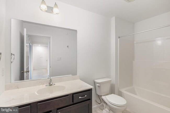 Building Photo - 7880 Briarwood Dr