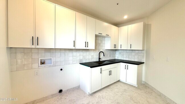 Building Photo - 8133 E Cortez Dr