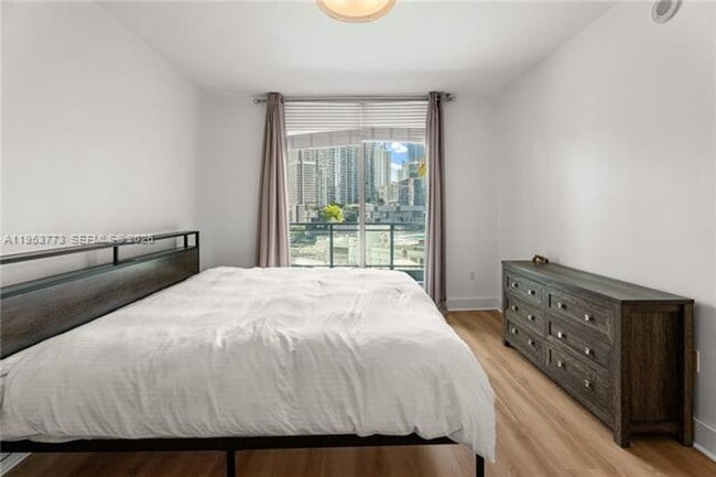 Building Photo - 90 SW 3rd St