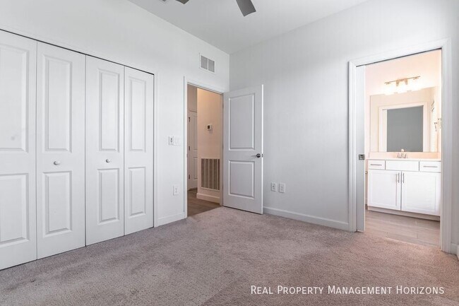 Building Photo - 15436 White Linen Dr